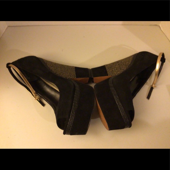 Jessica Simpson Womens Cash Solid Slip On Wedge Heels 8.5  Wild by Pair black “Jessica “ wedge/heels